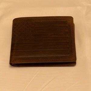 🇺🇸 Men’s Brown Leather Bifold Wallet – Embossed Flag 🇺🇸